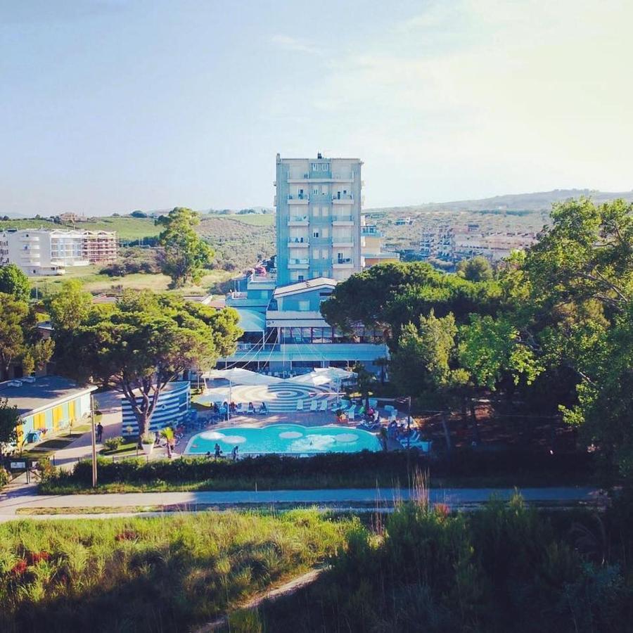 Hotel Perrozzi Vasto Exteriör bild