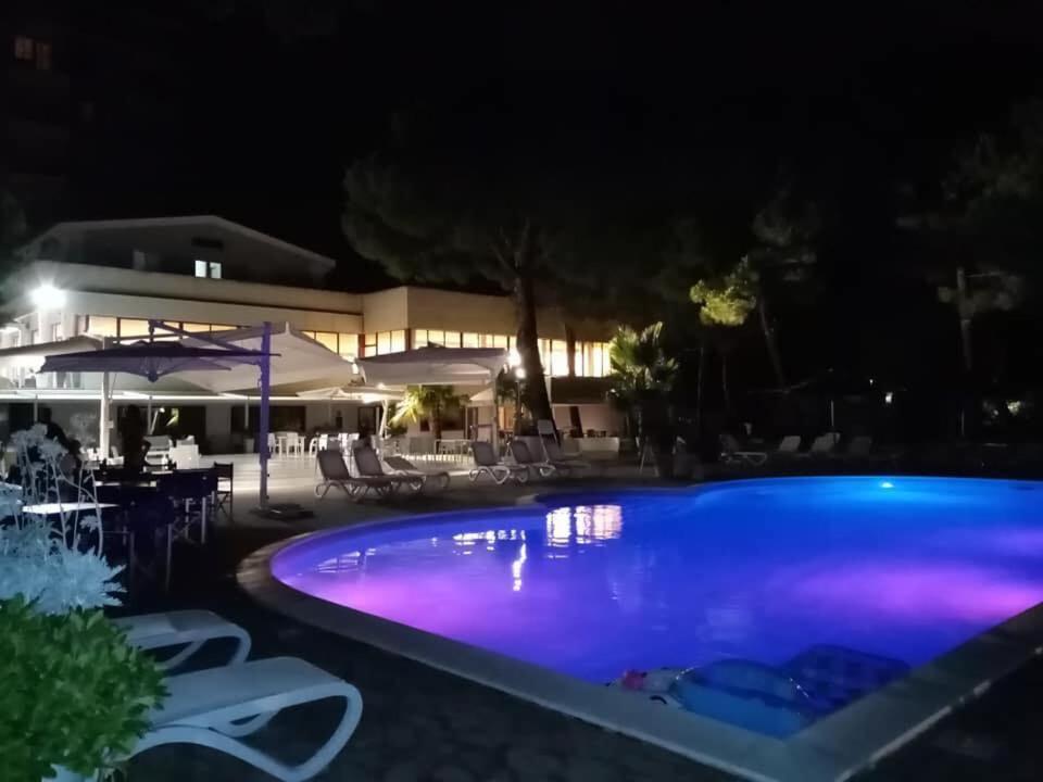 Hotel Perrozzi Vasto Exteriör bild